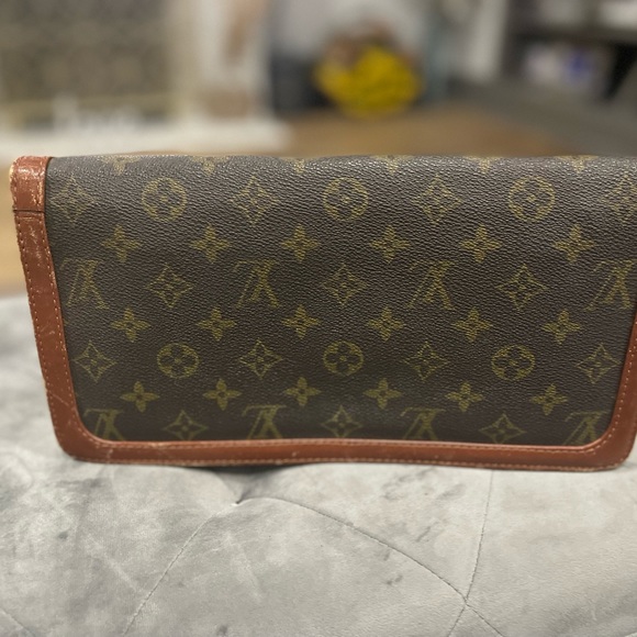 Beautiful vintage 💯 Authentic LV Clutch, A must have for LV collectors - Picture 2 of 14